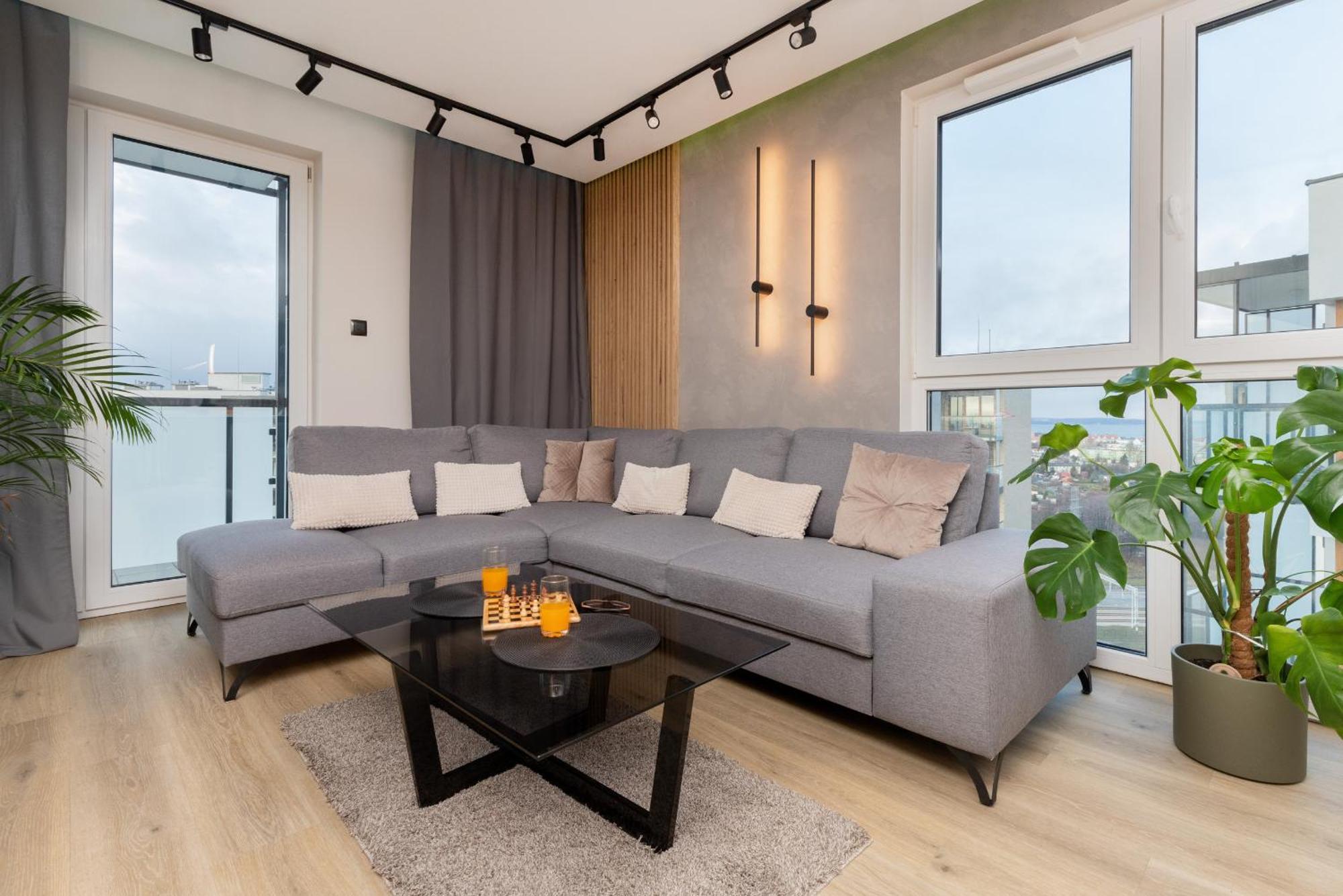 Apartment With Two Bedrooms, Balcony, Parking And Access To Sauna In By Renters Gdansk