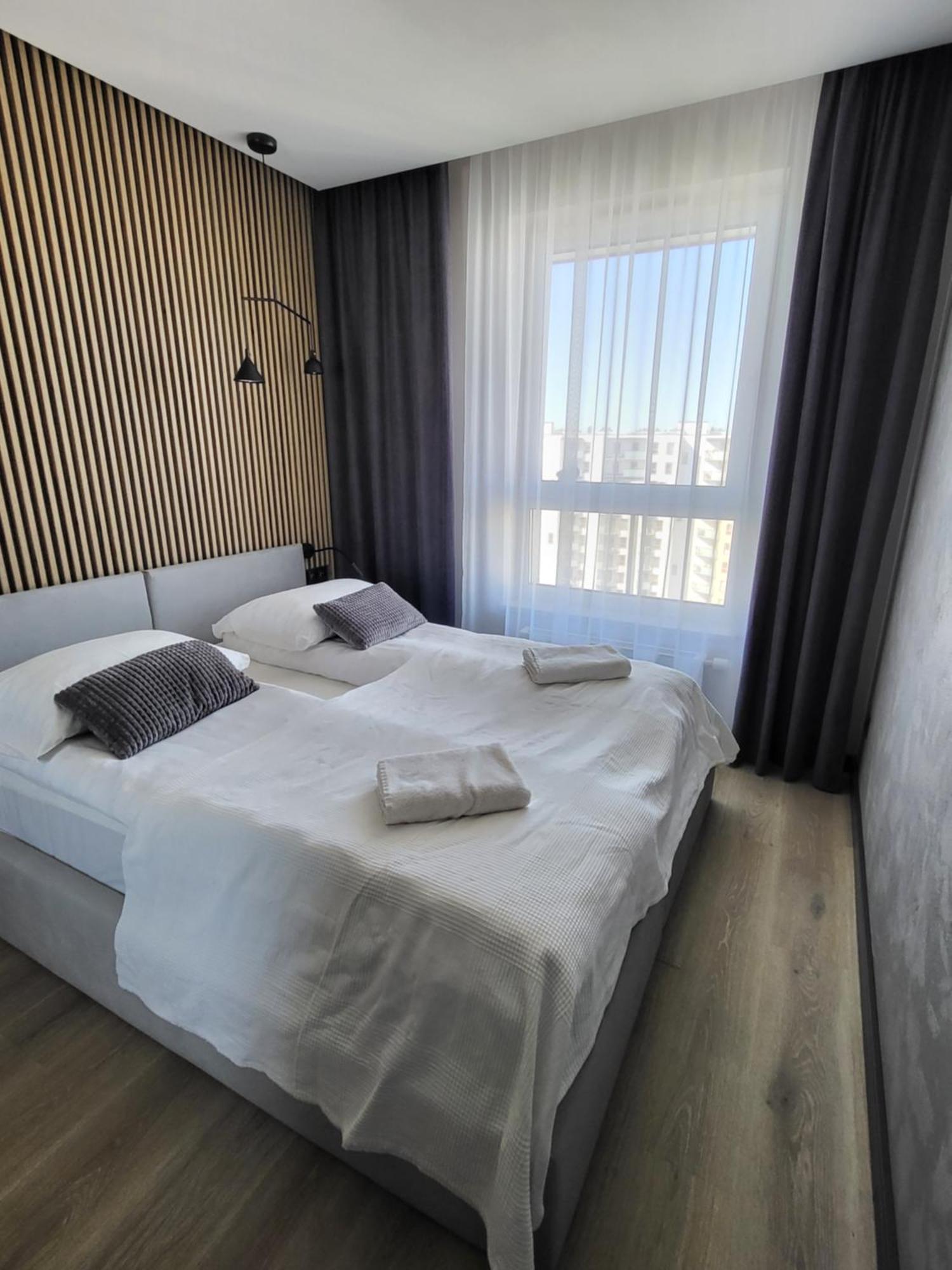 Apartment With Two Bedrooms, Balcony, Parking And Access To Sauna In By Renters Gdansk